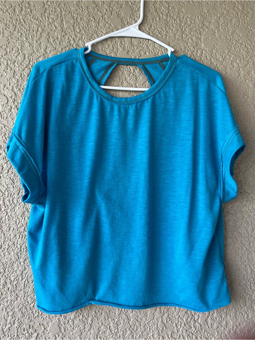 SHEIN Bright Blue Short Sleeve Keyhole Back Tee